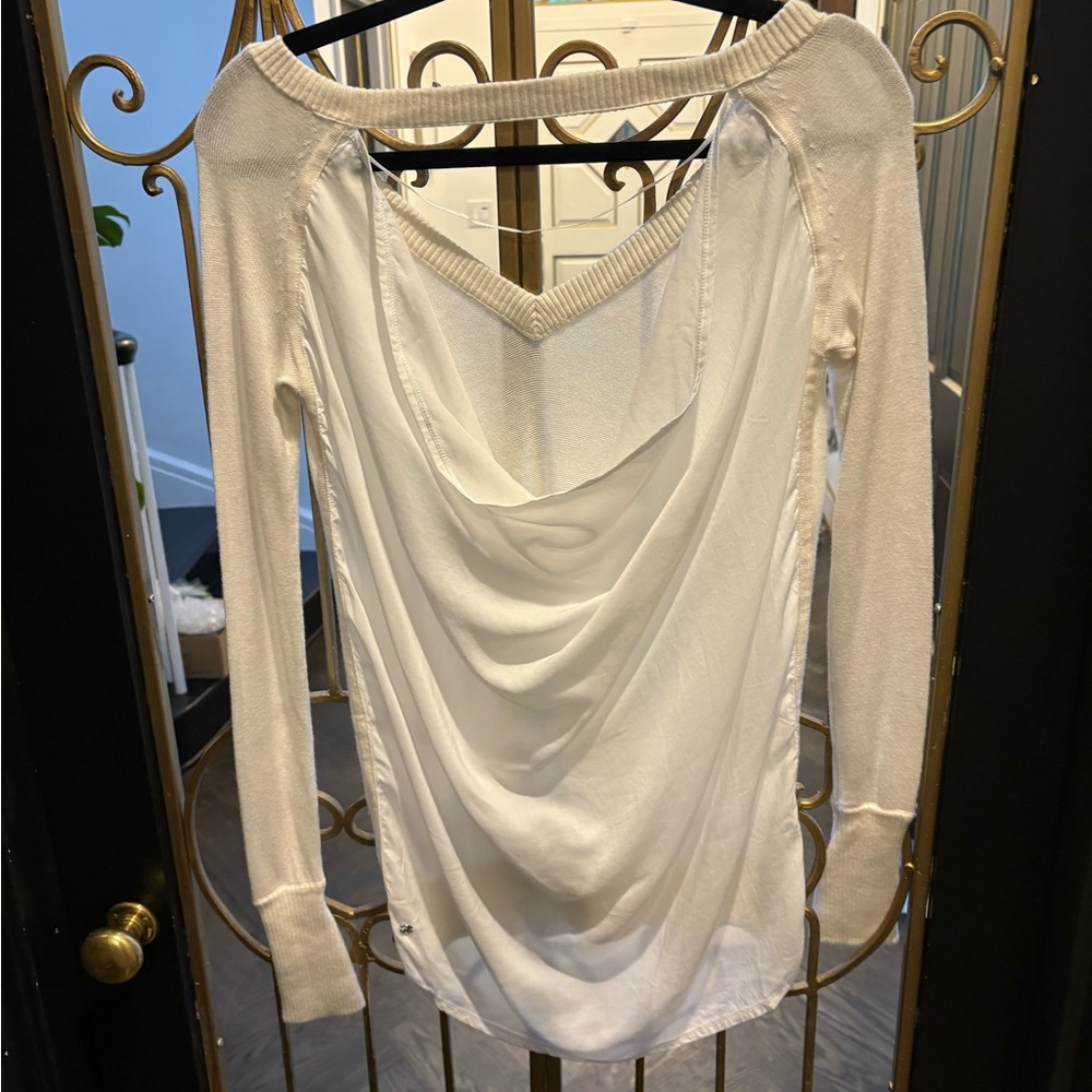 lululemon athletica Cream V-Neck open drape back with thumb holes sheer size 2